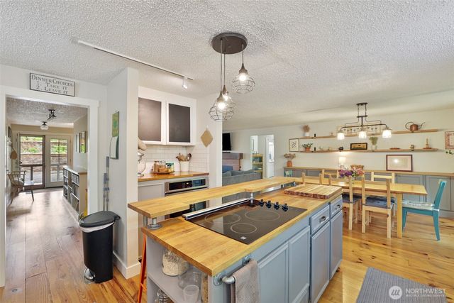 3929 Faith Place NW, Bremerton, WA 98312