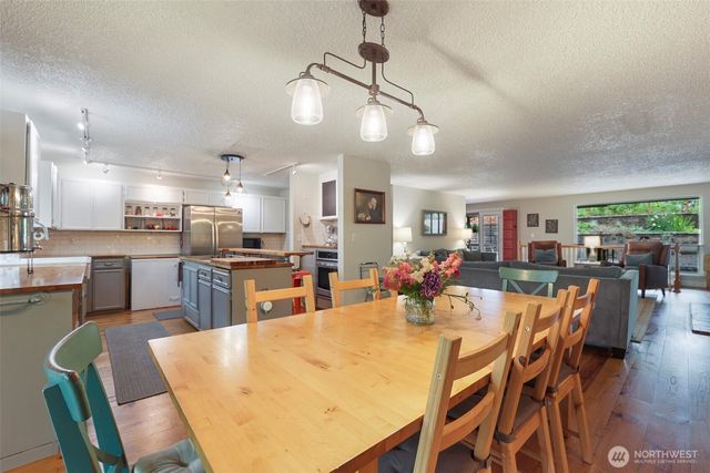 3929 Faith Place NW, Bremerton, WA 98312