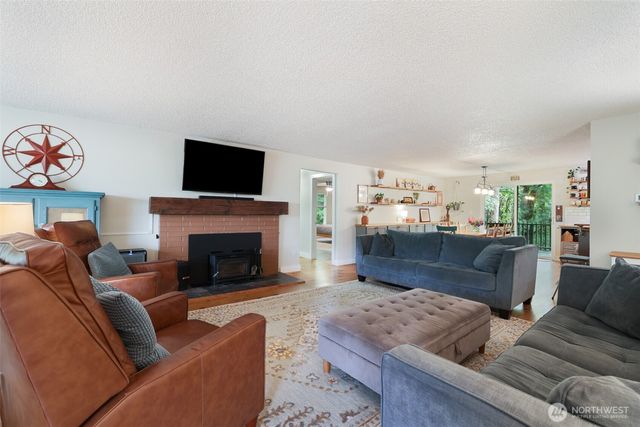 3929 Faith Place NW, Bremerton, WA 98312