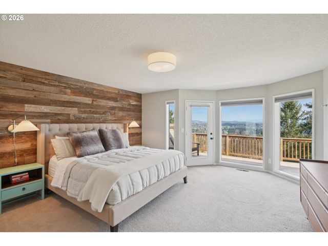 19760 WILDWOOD Dr, West Linn, OR 97068