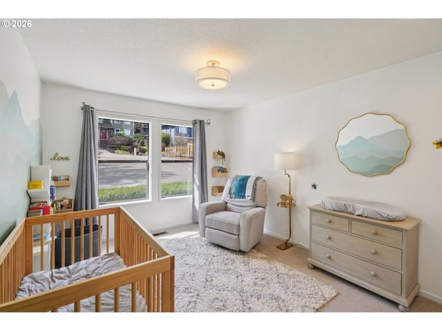 19760 WILDWOOD Dr, West Linn, OR 97068