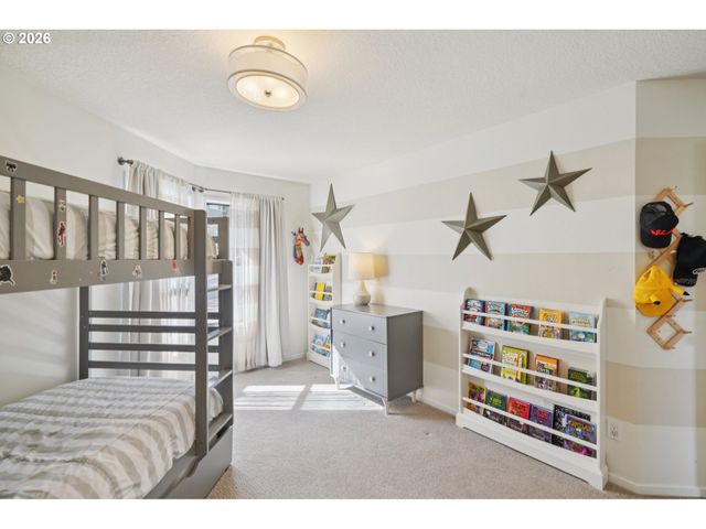 19760 WILDWOOD Dr, West Linn, OR 97068