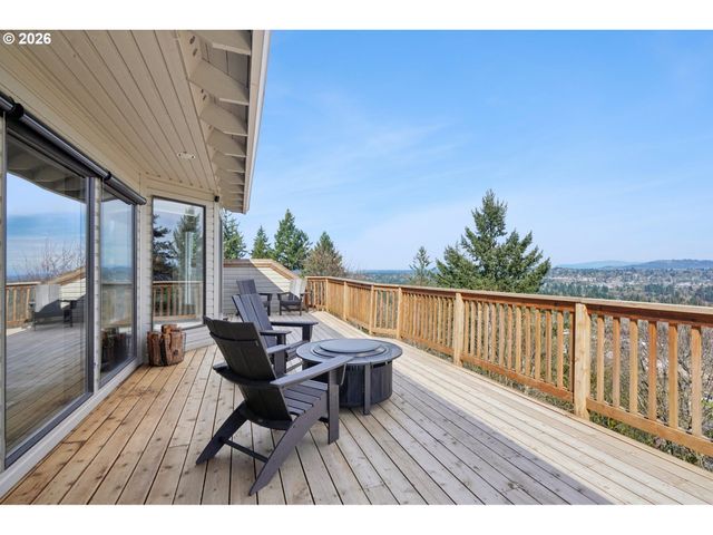 19760 WILDWOOD Dr, West Linn, OR 97068