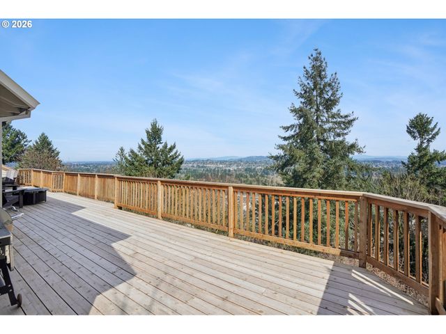 19760 WILDWOOD Dr, West Linn, OR 97068