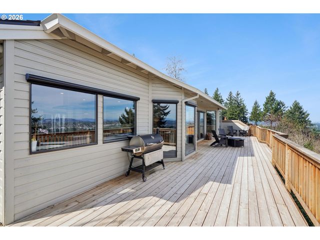 19760 WILDWOOD Dr, West Linn, OR 97068