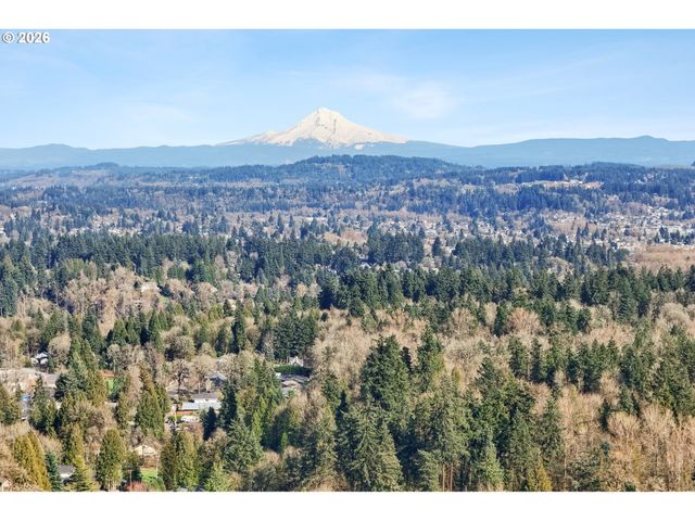 19760 WILDWOOD Dr, West Linn, OR 97068