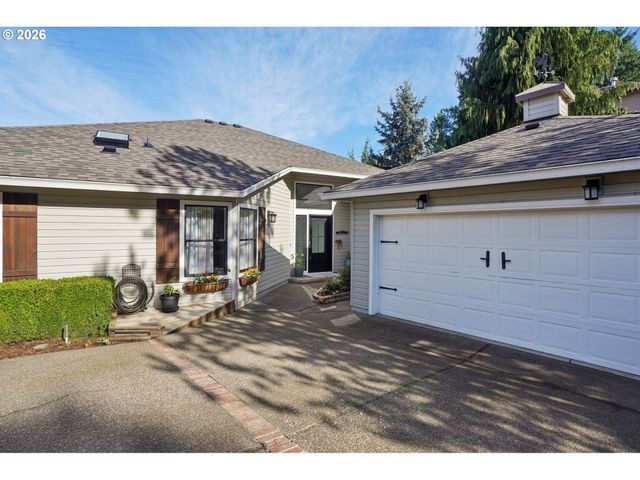 19760 WILDWOOD Dr, West Linn, OR 97068