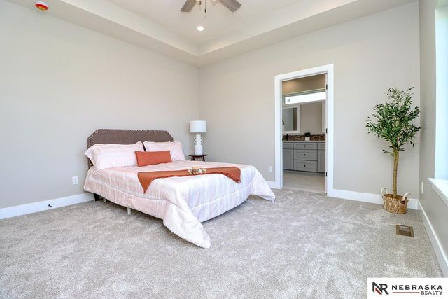 9520 Delano Drive, Lincoln, NE 68516