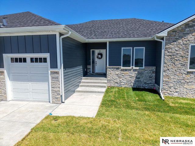 9520 Delano Drive, Lincoln, NE 68516