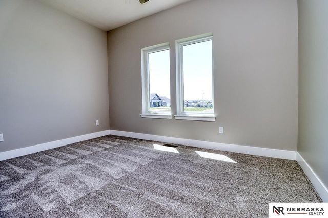 9520 Delano Drive, Lincoln, NE 68516