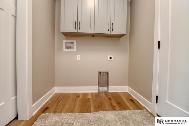 9520 Delano Drive, Lincoln, NE 68516