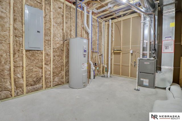 9520 Delano Drive, Lincoln, NE 68516