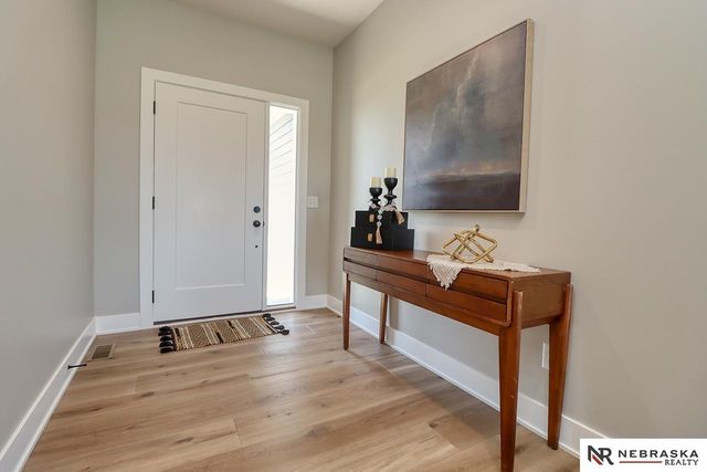 9520 Delano Drive, Lincoln, NE 68516