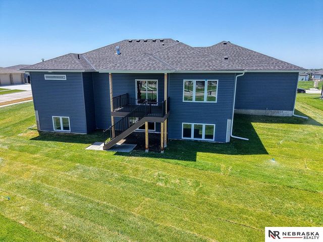 9520 Delano Drive, Lincoln, NE 68516
