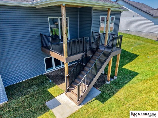 9520 Delano Drive, Lincoln, NE 68516