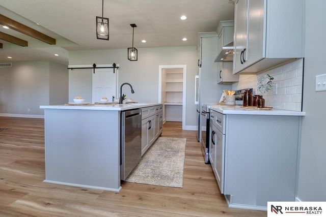 9520 Delano Drive, Lincoln, NE 68516
