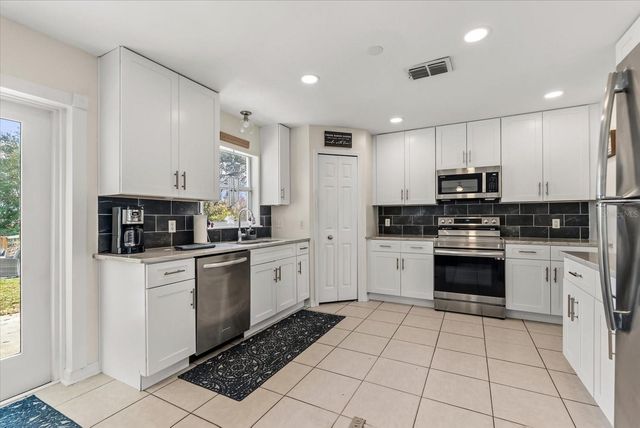 1678 RIDGEMOOR DRIVE, Mascotte, FL 34753