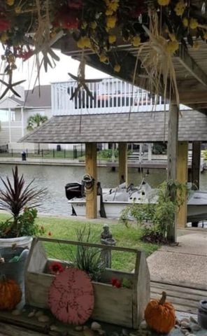 5 S Redwing Street, La Marque, TX 77568