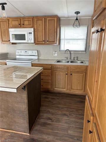 3085 Stonehenge Road, Thomasville, NC 27260