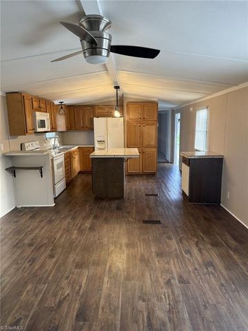 3085 Stonehenge Road, Thomasville, NC 27260