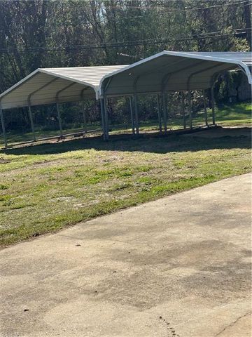 3085 Stonehenge Road, Thomasville, NC 27260