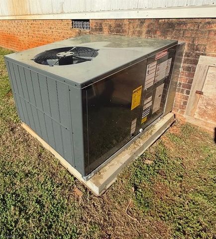 3085 Stonehenge Road, Thomasville, NC 27260