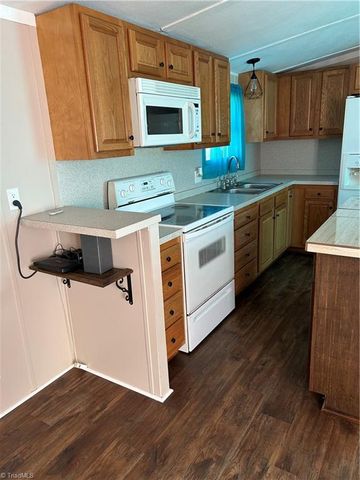 3085 Stonehenge Road, Thomasville, NC 27260