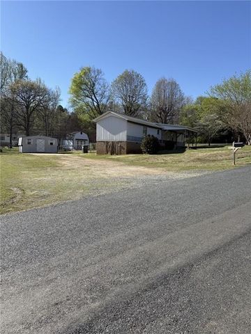 3085 Stonehenge Road, Thomasville, NC 27260