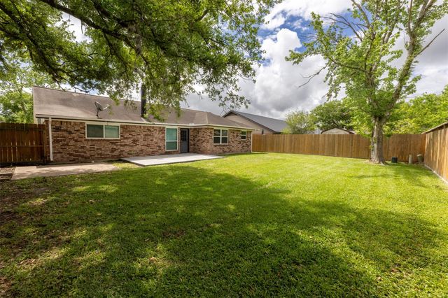 4326 Townes Forest Road, Friendswood, TX 77546