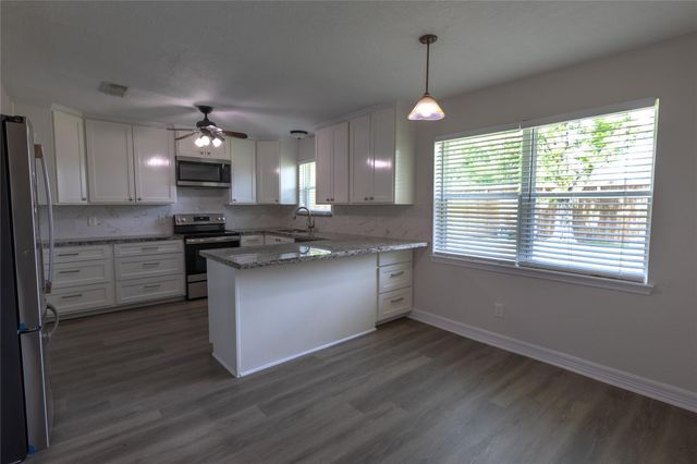 4326 Townes Forest Road, Friendswood, TX 77546