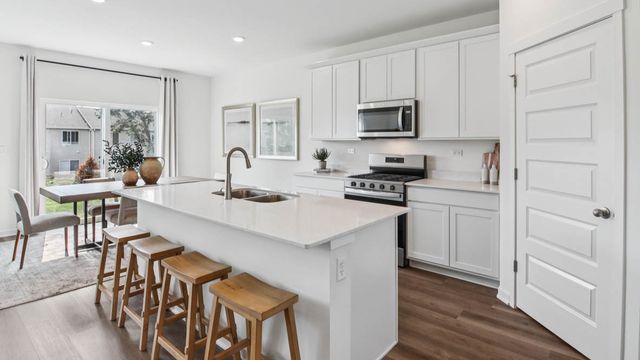 1816 Baler Avenue, Aurora, IL 60503