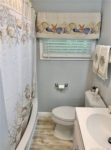 54 Hartford Avenue, Old Saybrook, CT 06475