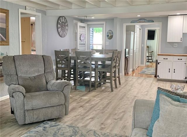 54 Hartford Avenue, Old Saybrook, CT 06475