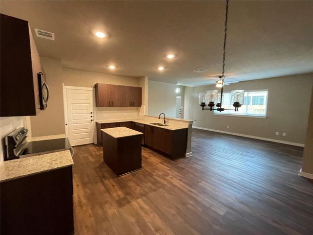 9789 Grosbeak Lane, Magnolia, TX 77354