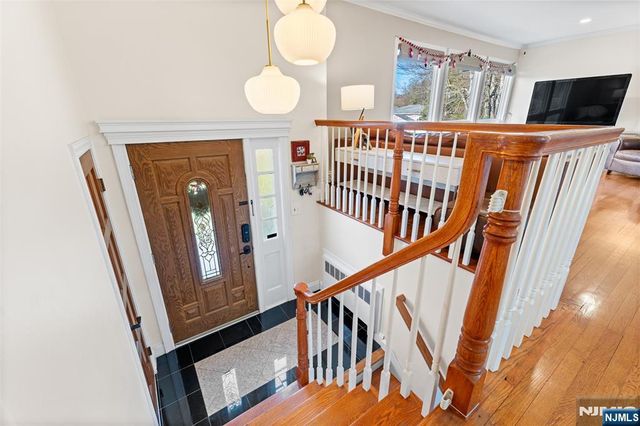 2 Columbine Court, Montvale, NJ 07645