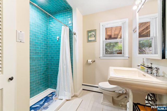 2 Columbine Court, Montvale, NJ 07645