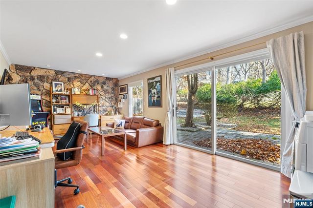 2 Columbine Court, Montvale, NJ 07645