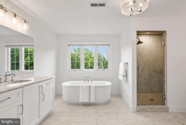 18 POPJOY LN, Glenmoore, PA 19343