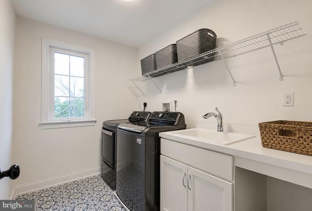 18 POPJOY LN, Glenmoore, PA 19343