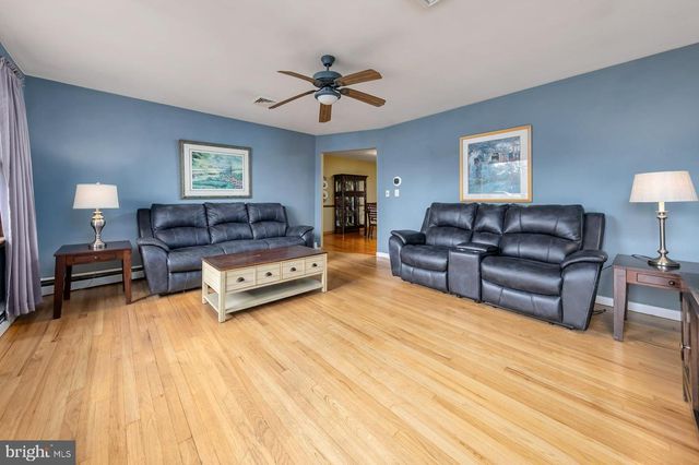 112 CARSON AVE, Gibbstown, NJ 08027