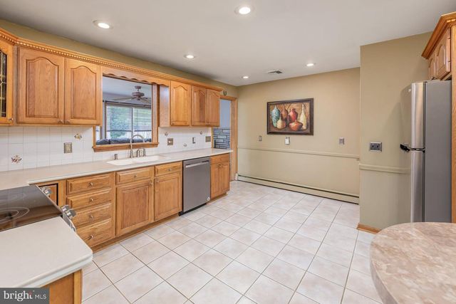 112 CARSON AVE, Gibbstown, NJ 08027