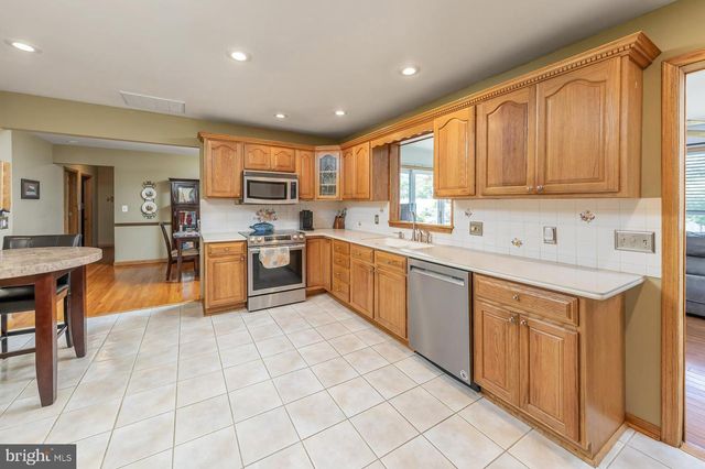 112 CARSON AVE, Gibbstown, NJ 08027