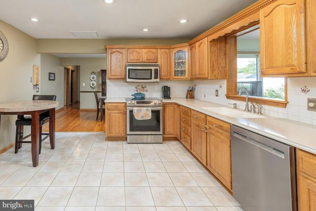 112 CARSON AVE, Gibbstown, NJ 08027