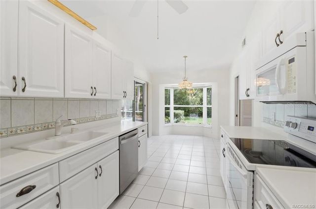 13 BONNIE COURT N, Homosassa, FL 34446