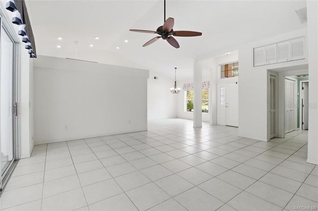 13 BONNIE COURT N, Homosassa, FL 34446