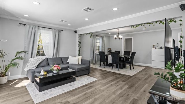 47 Hillcrest Avenue, Edison, NJ 08817