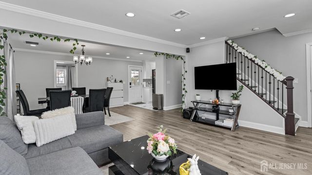 47 Hillcrest Avenue, Edison, NJ 08817