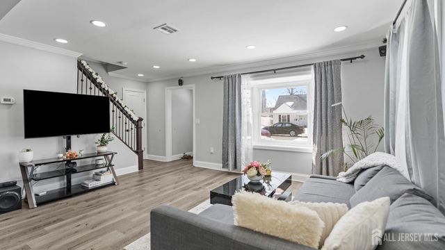 47 Hillcrest Avenue, Edison, NJ 08817