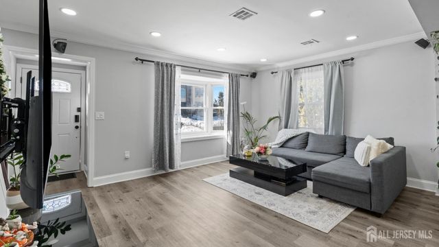 47 Hillcrest Avenue, Edison, NJ 08817