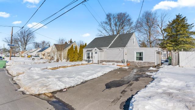 47 Hillcrest Avenue, Edison, NJ 08817